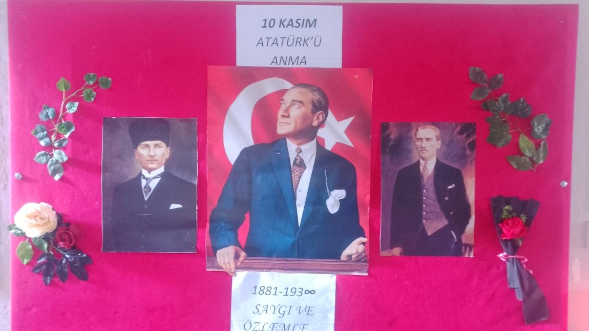 Okulumuz 10 Kasım Atatürk'ü Anma Programı